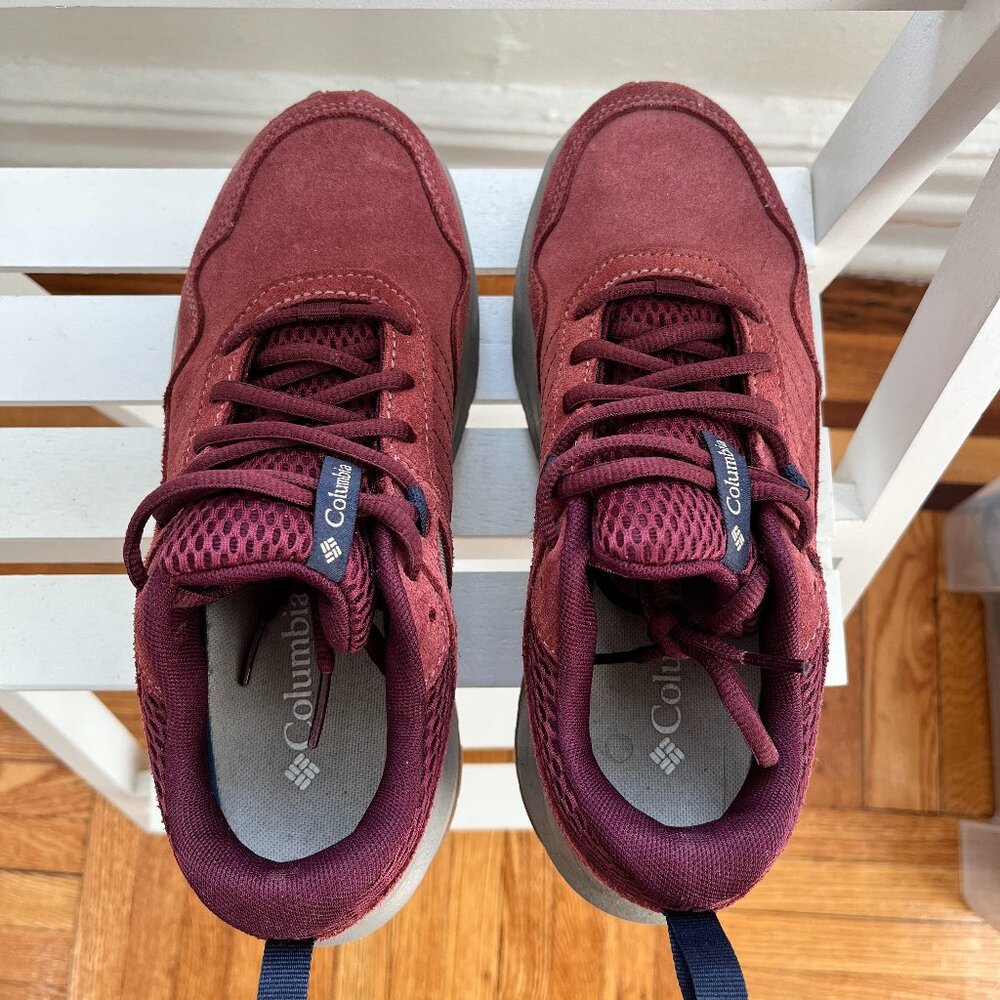 Columbia Plateau Venture Women’s Hiking Shoe, Burgundy, Size 7